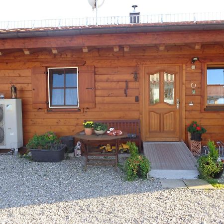 Barrierefreies Zimmer Im Blockhaus Mit Sauna Am See Soyen Экстерьер фото