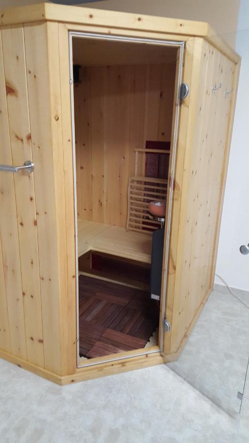 Barrierefreies Zimmer Im Blockhaus Mit Sauna Am See Soyen Экстерьер фото