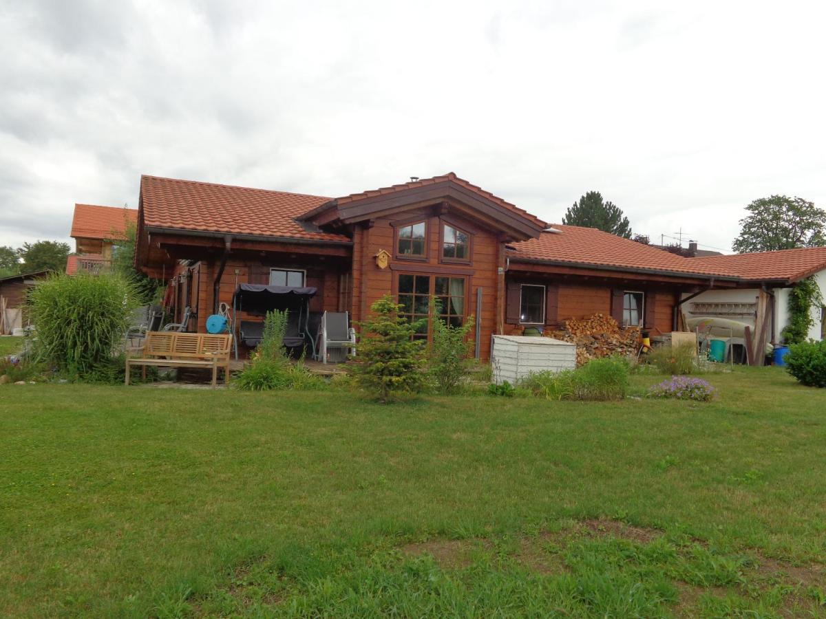 Barrierefreies Zimmer Im Blockhaus Mit Sauna Am See Soyen Экстерьер фото